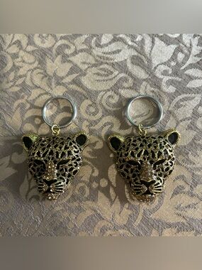 LEOPARD/CHEETAH KEYCHAIN Lot Of 2 Zoo Wild Accessories